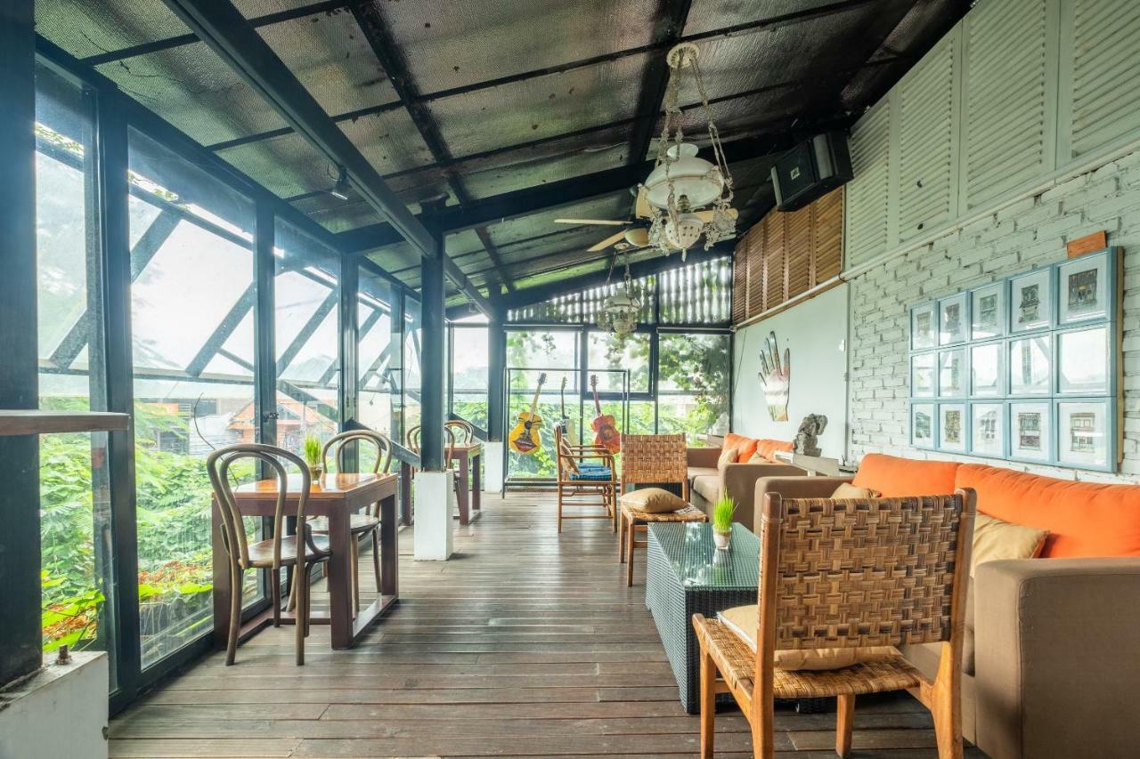 Hôtel Capital O 852 The Silk At Dago à Bandung Extérieur photo